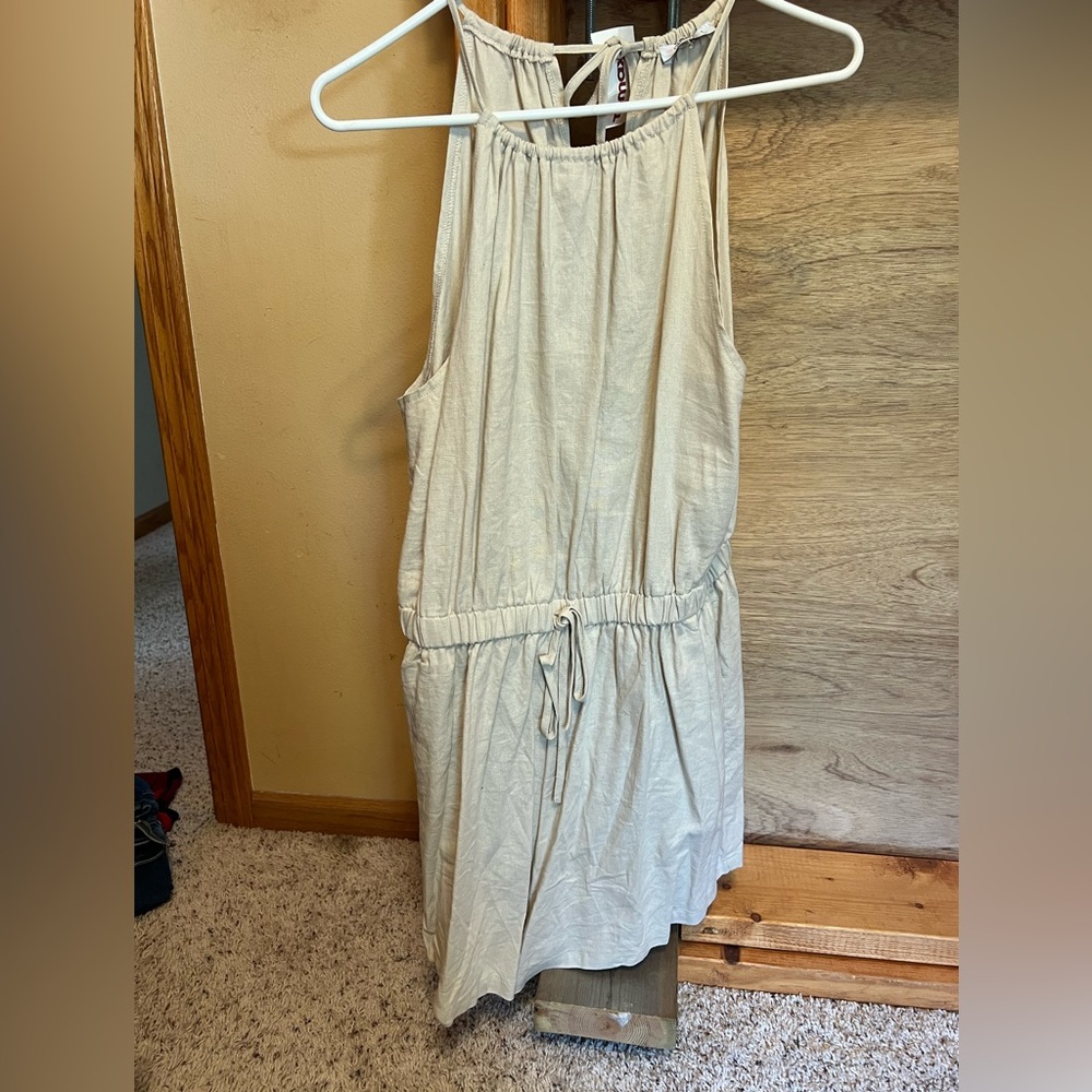 Key hole back romper